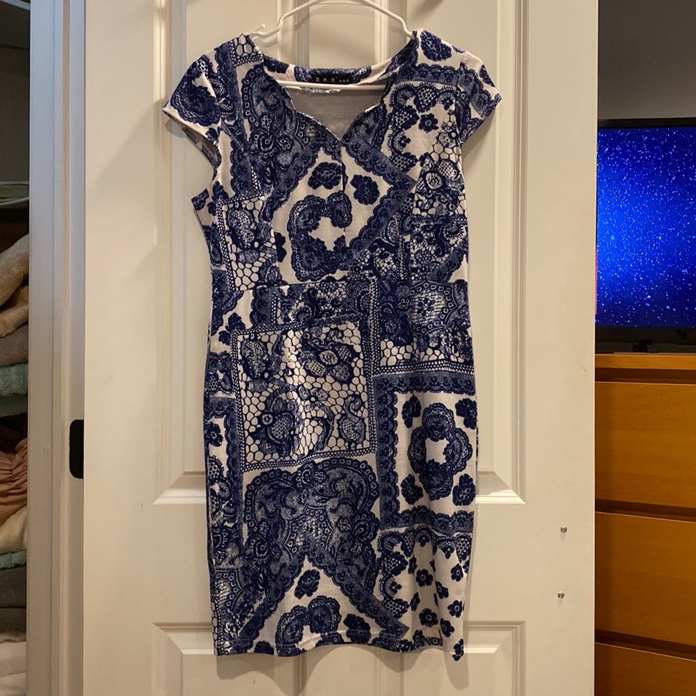 Dress - Picture 3 of 4